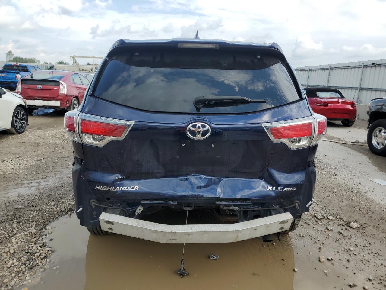 2016 TOYOTA HIGHLANDER