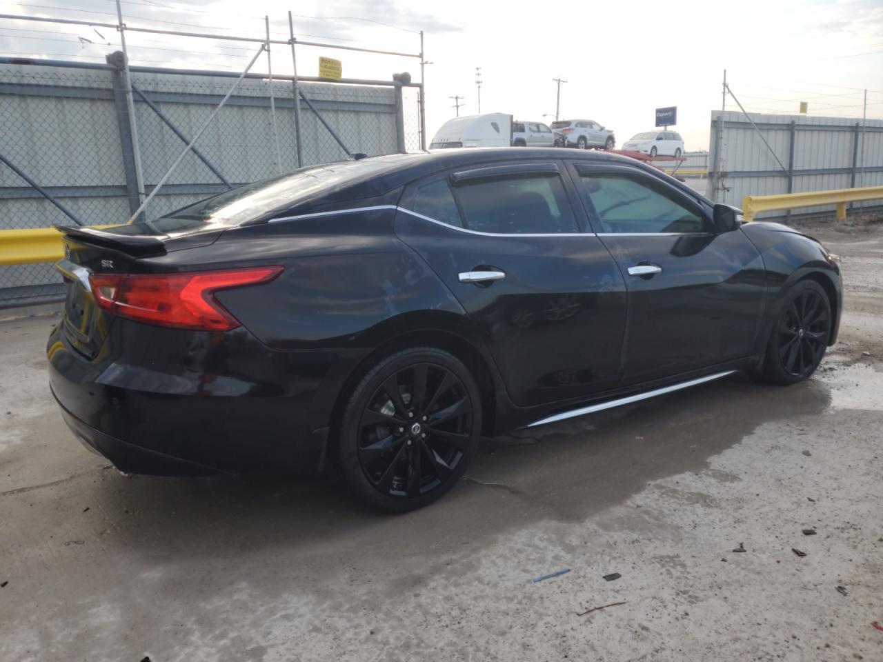 2017 NISSAN Maxima
