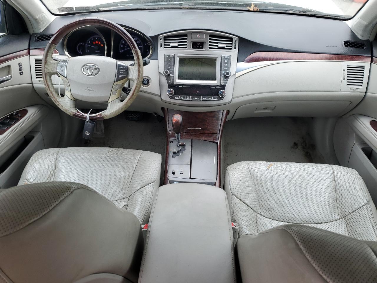 2011 TOYOTA Avalon