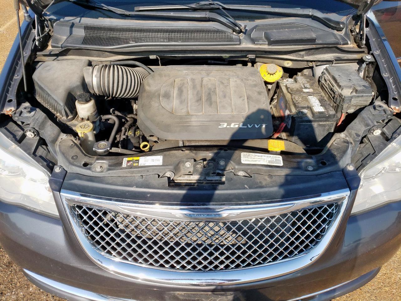 2016 CHRYSLER Town & Country