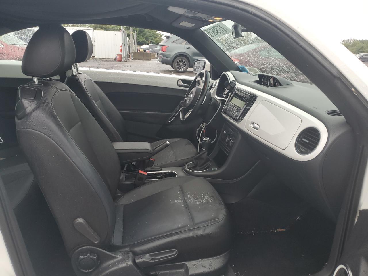 2013 VOLKSWAGEN Beetle