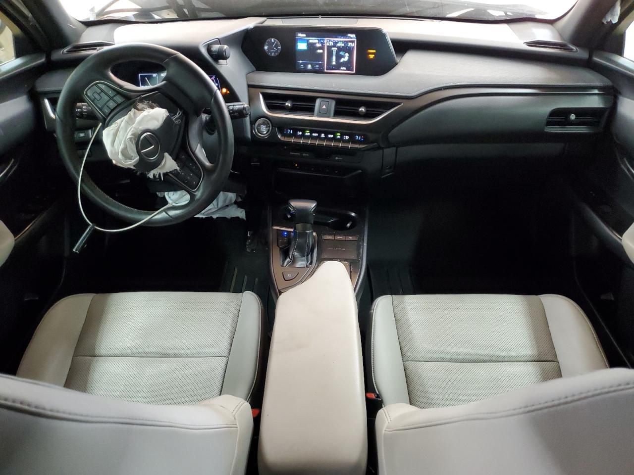 2019 LEXUS UX 200