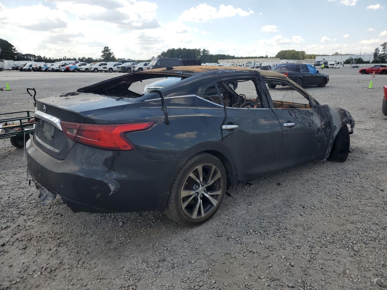 2016 NISSAN Maxima