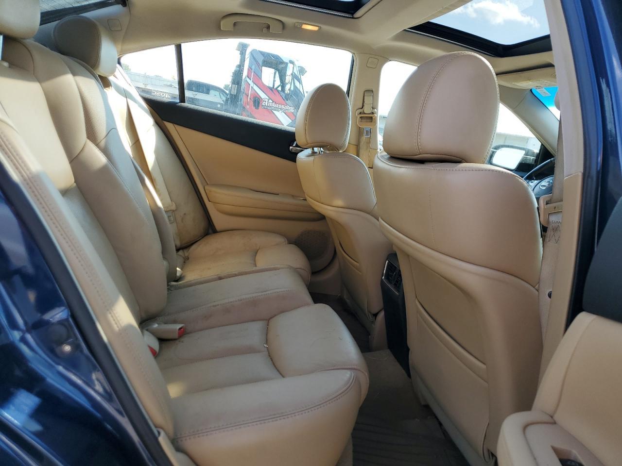 2010 NISSAN Maxima