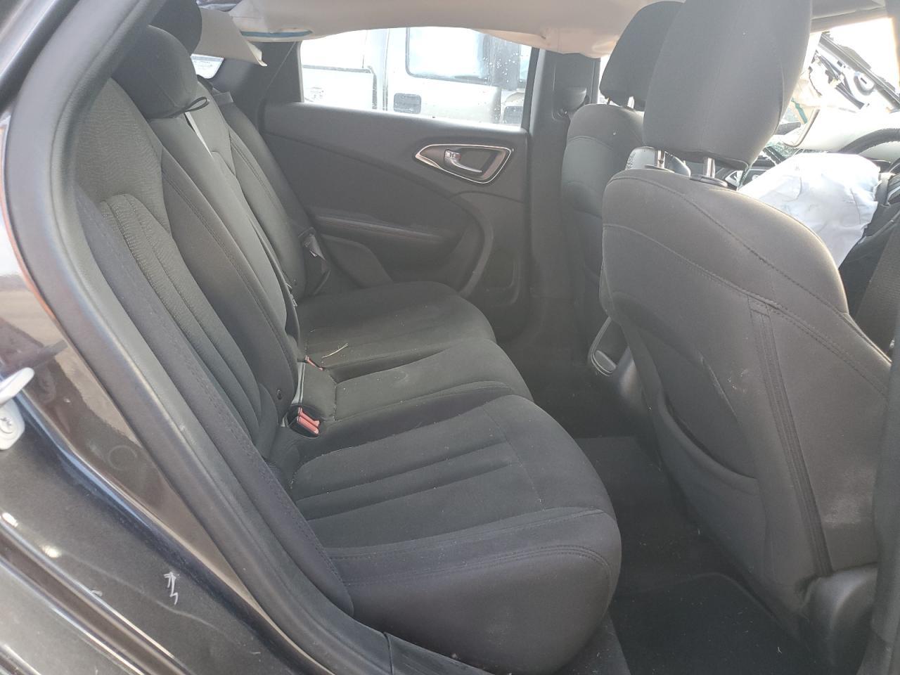 2016 CHRYSLER 200
