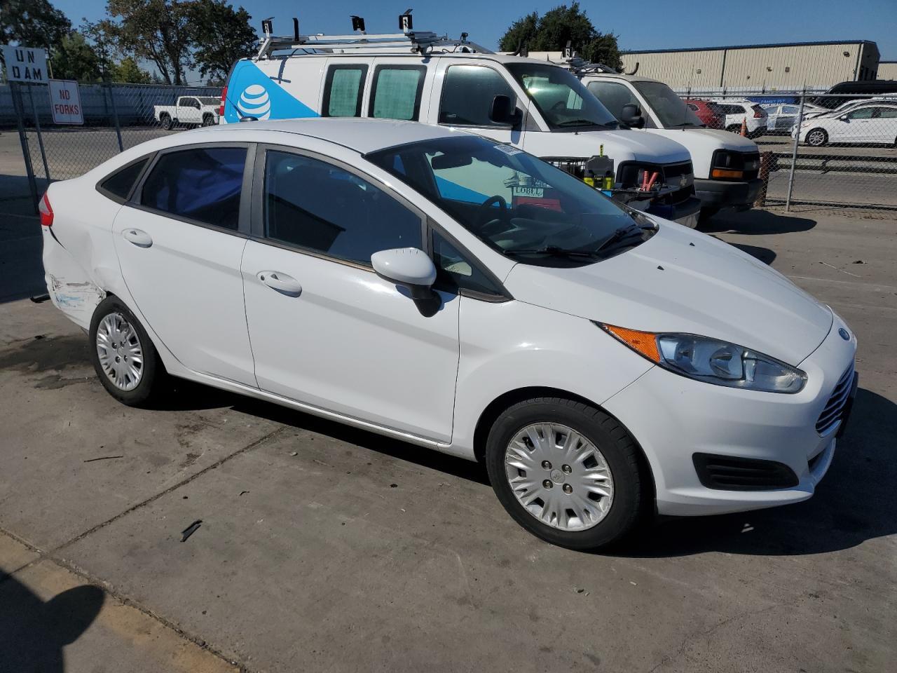 2015 FORD Fiesta