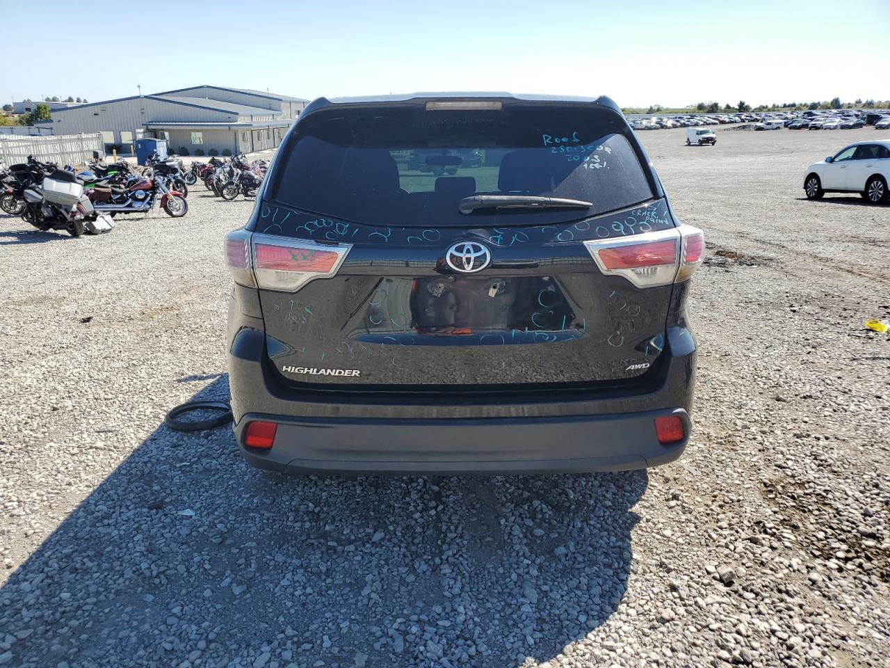 2016 TOYOTA HIGHLANDER