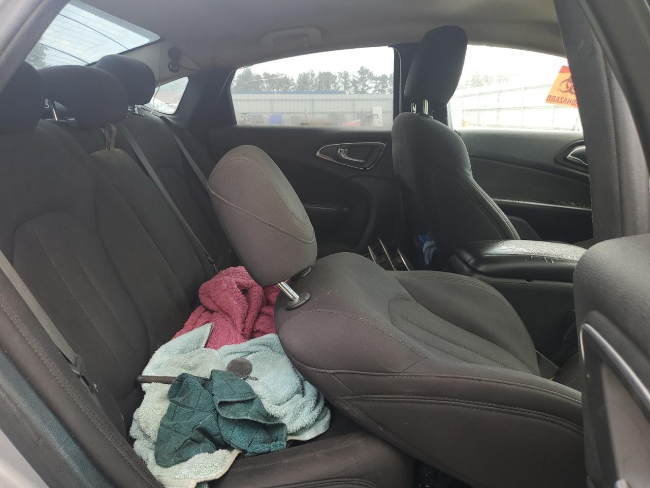 2015 CHRYSLER 200