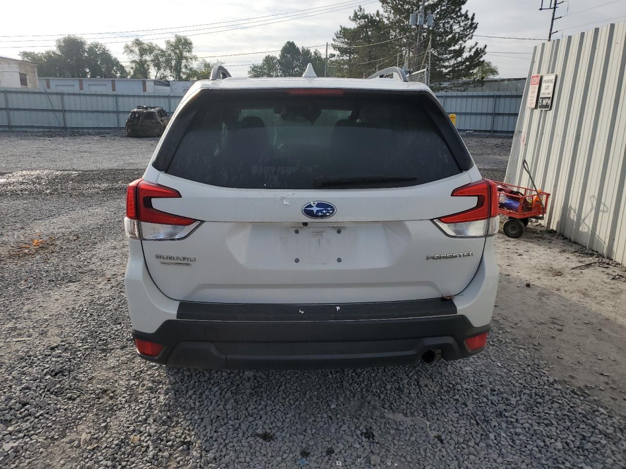 2020 SUBARU FORESTER
