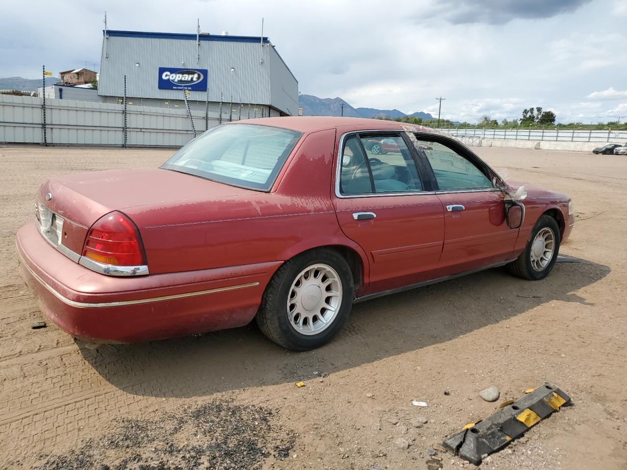 2000 FORD Crown Victoria