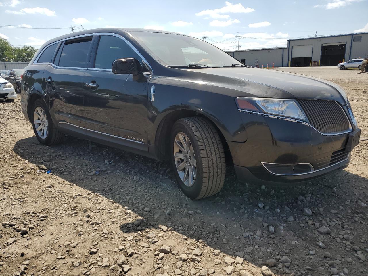 2016 LINCOLN MKT