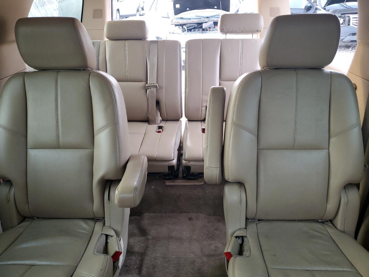 2011 CHEVROLET Suburban