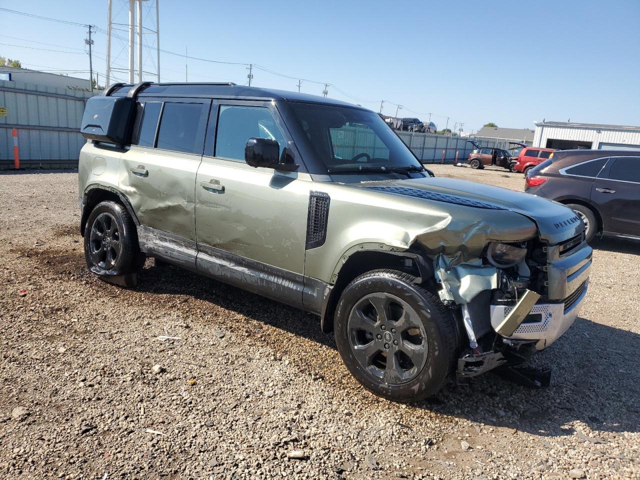 2024 LAND ROVER Defender