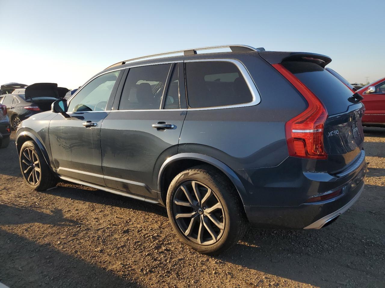 2019 VOLVO XC90
