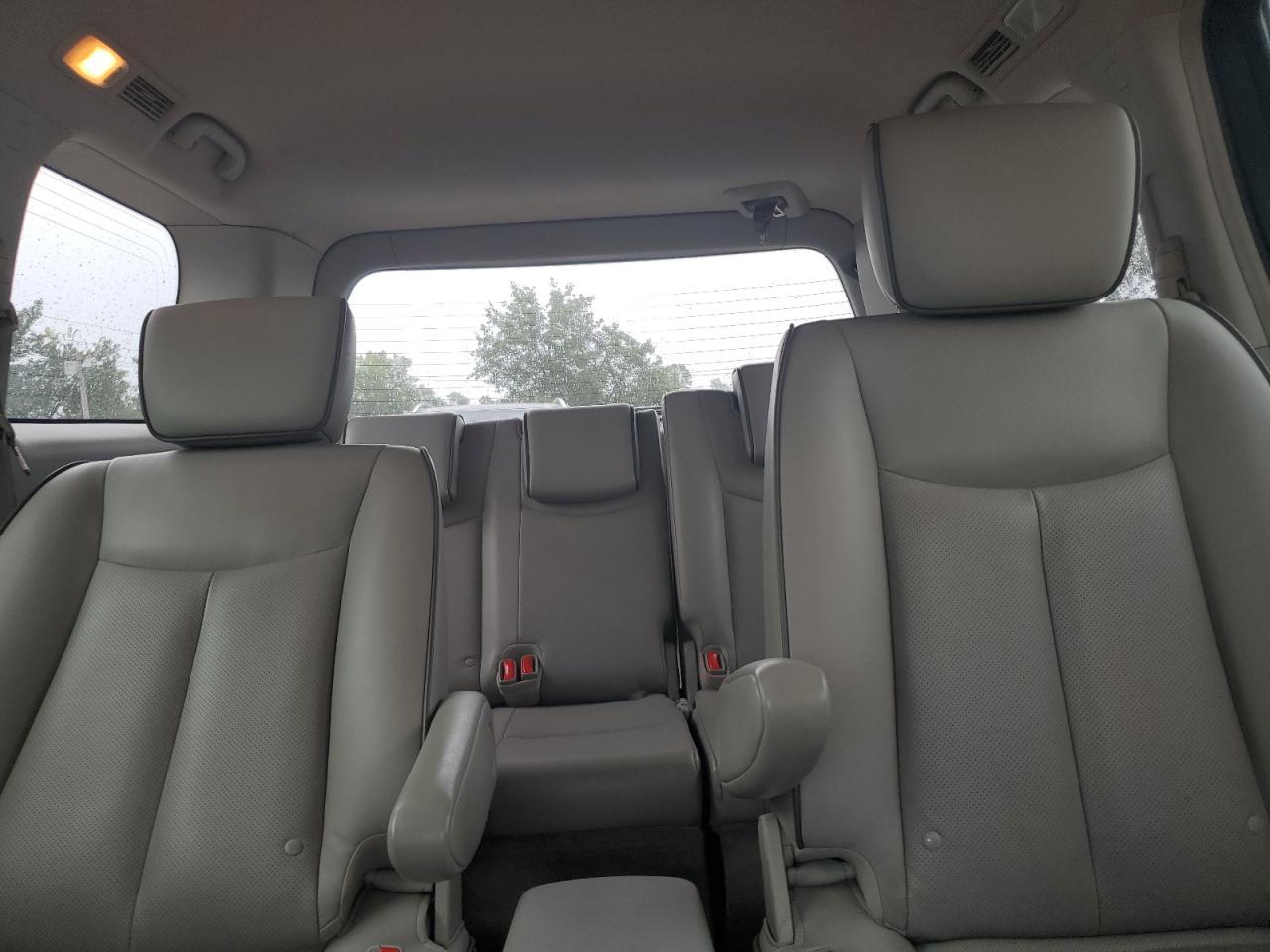 2013 NISSAN Quest
