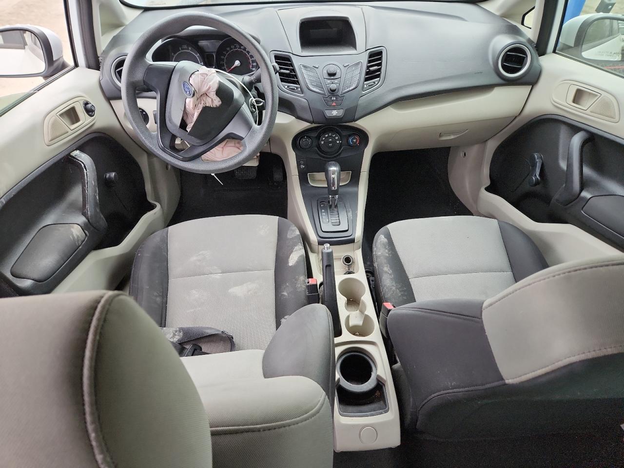 2013 FORD Fiesta