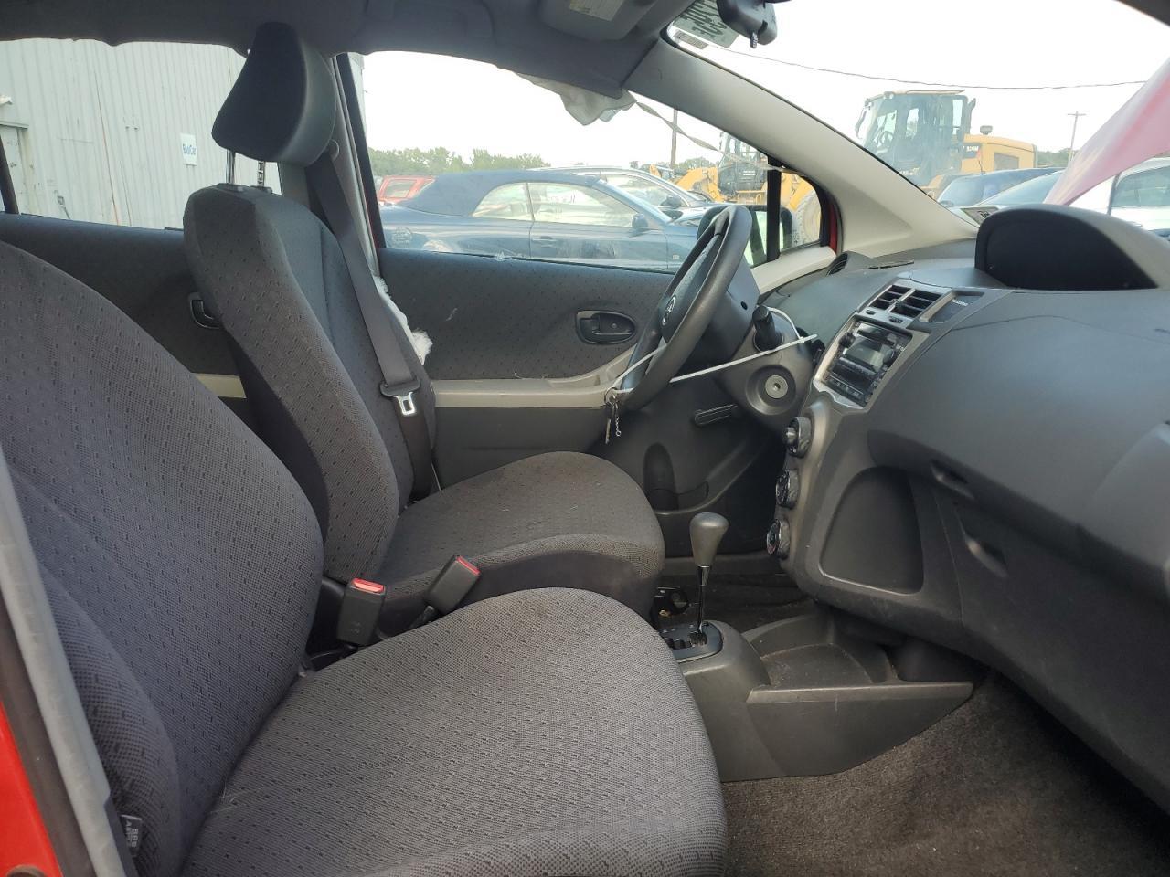 2011 TOYOTA YARIS