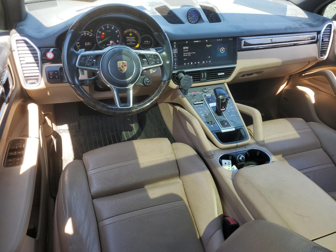 2019 PORSCHE CAYENNE