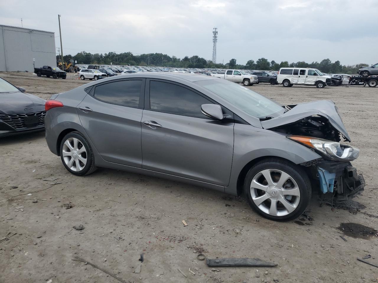 2013 HYUNDAI ELANTRA