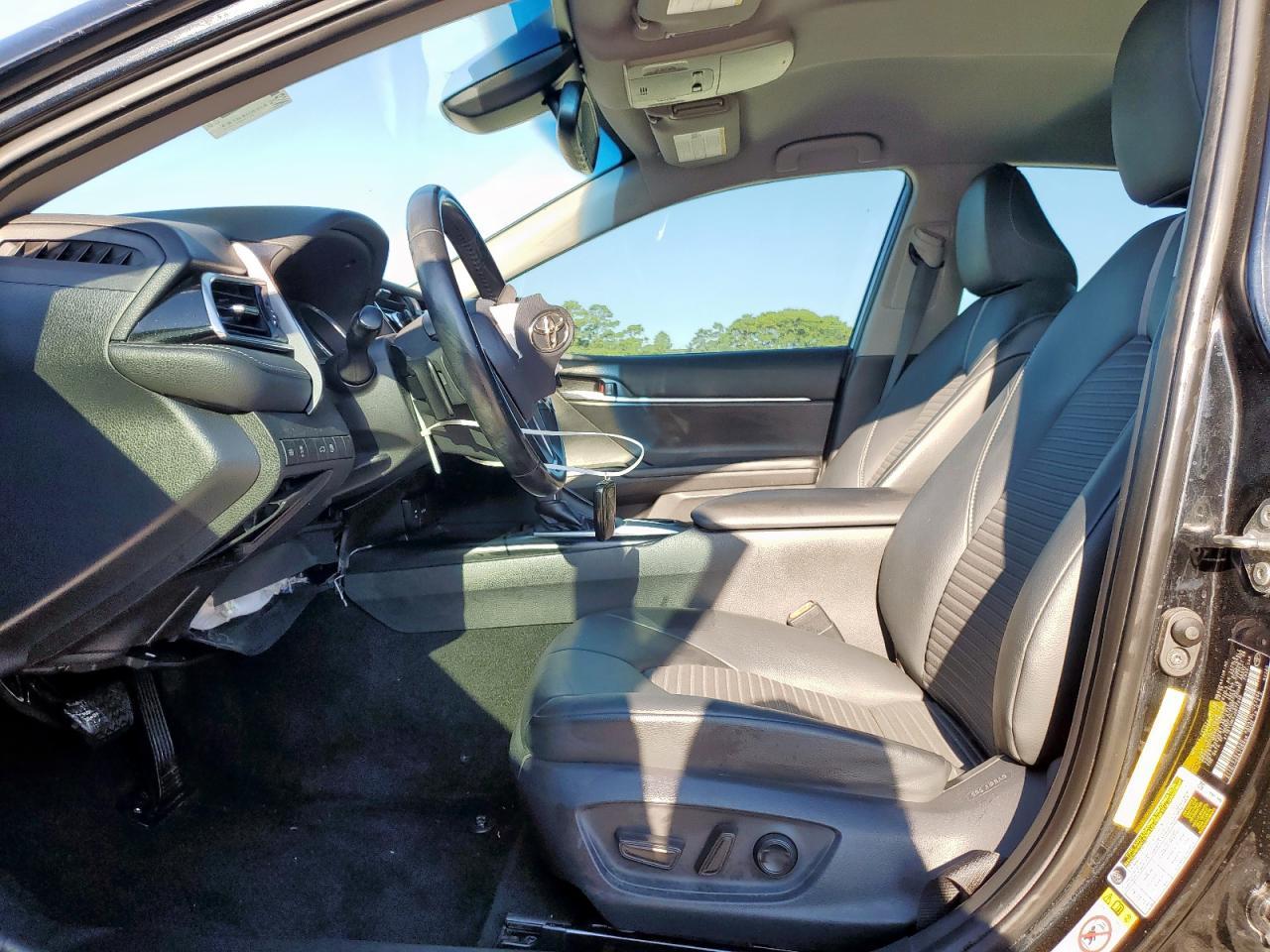 2018 TOYOTA CAMRY