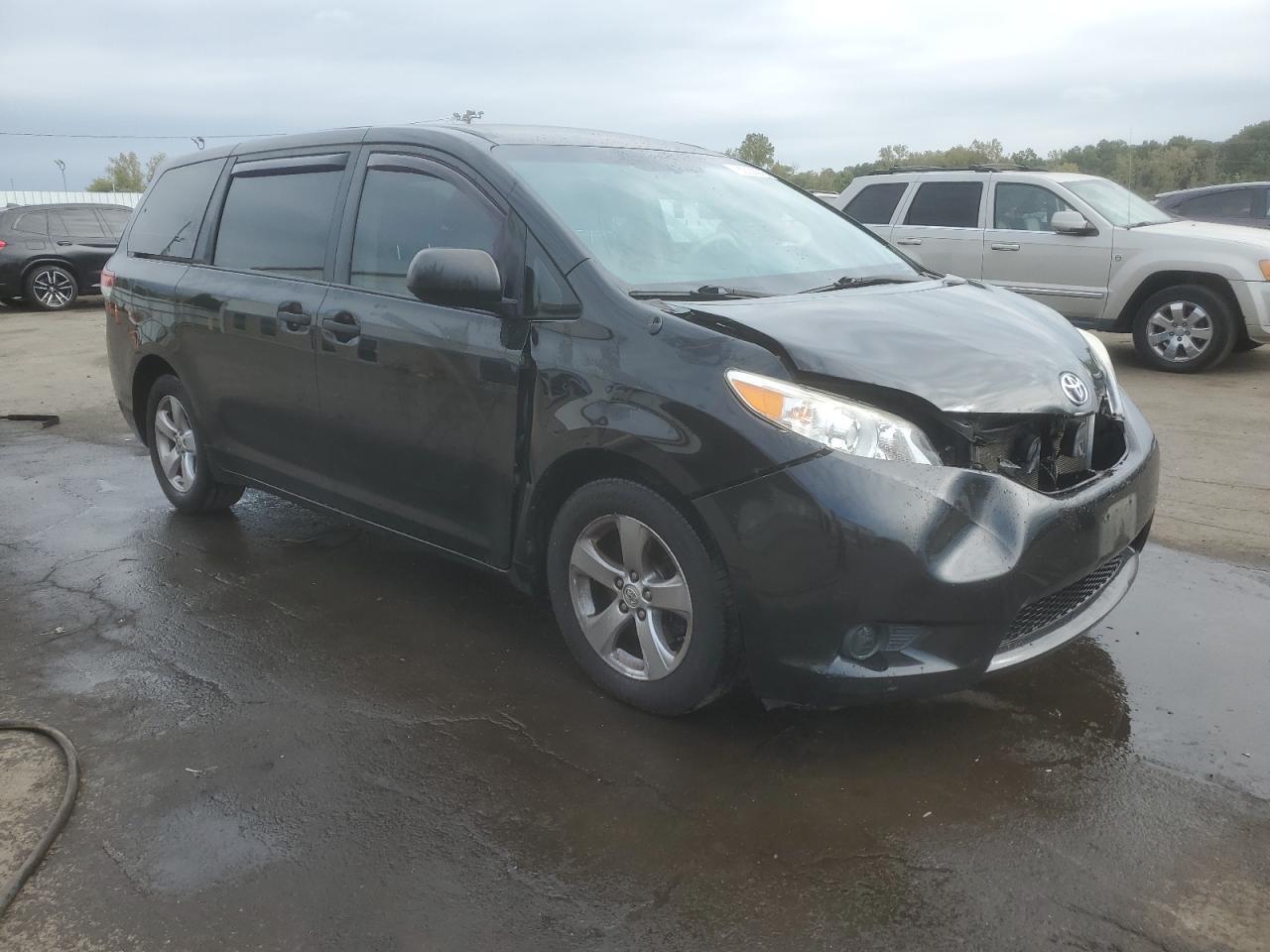 2013 TOYOTA SIENNA