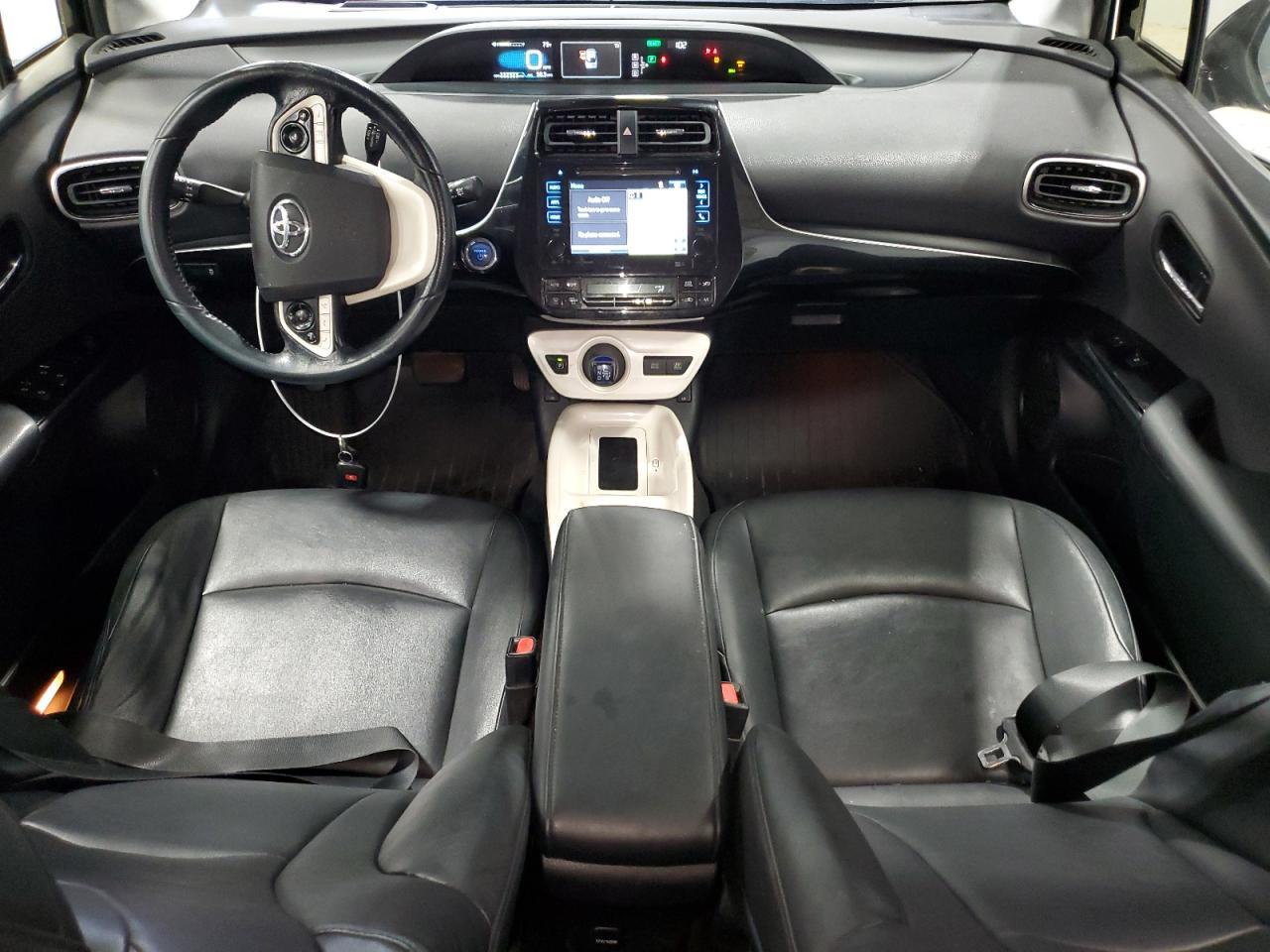 2016 TOYOTA PRIUS