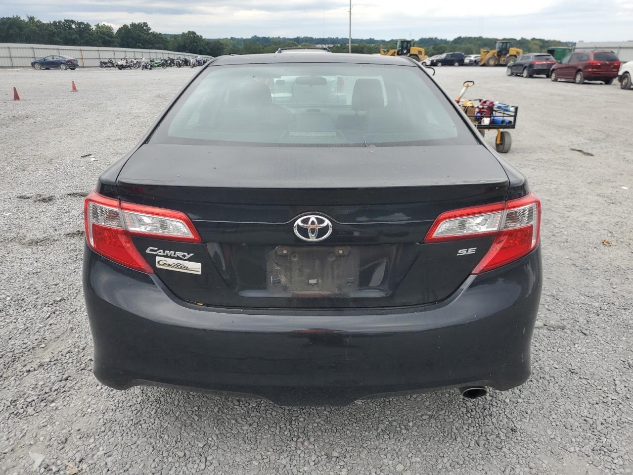 2014 TOYOTA CAMRY