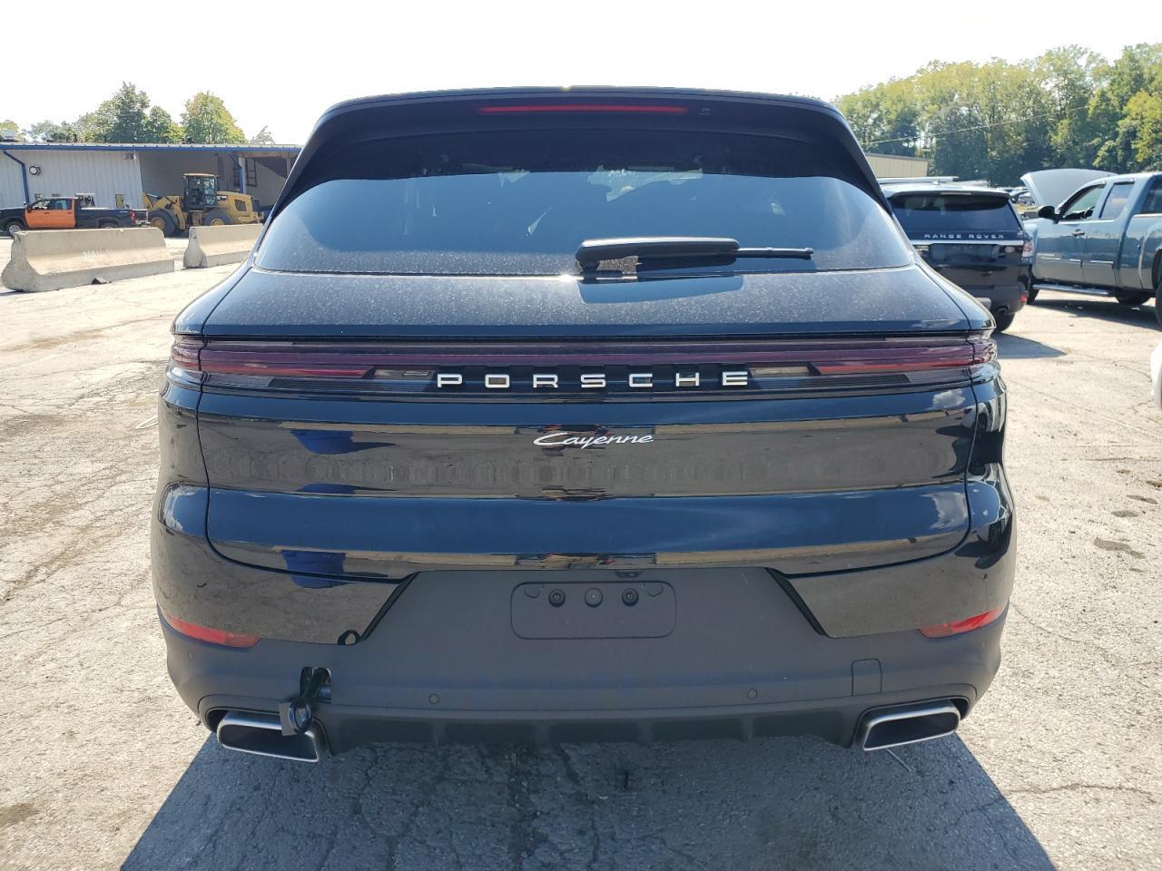 2025 PORSCHE CAYENNE