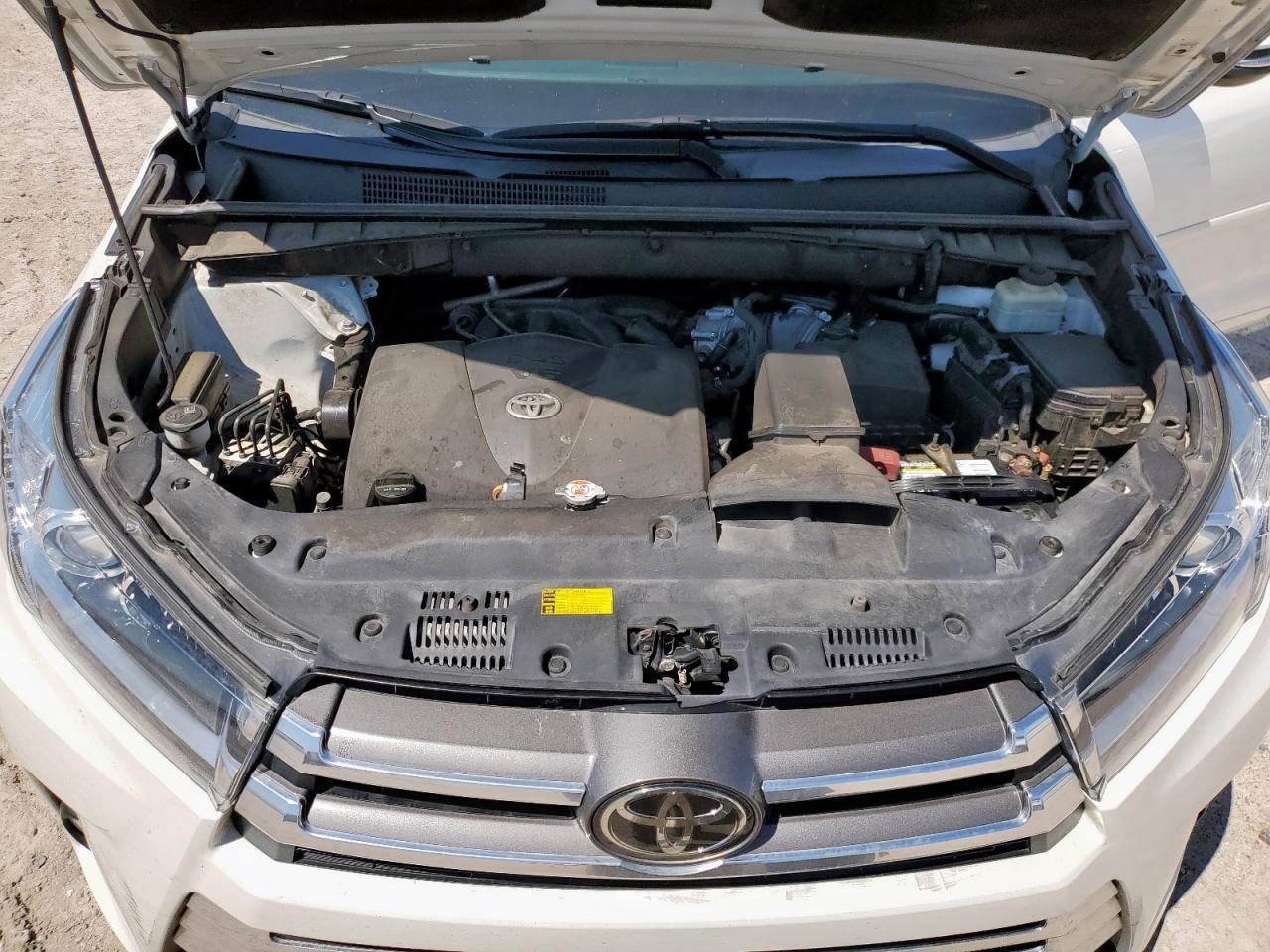 2018 TOYOTA HIGHLANDER