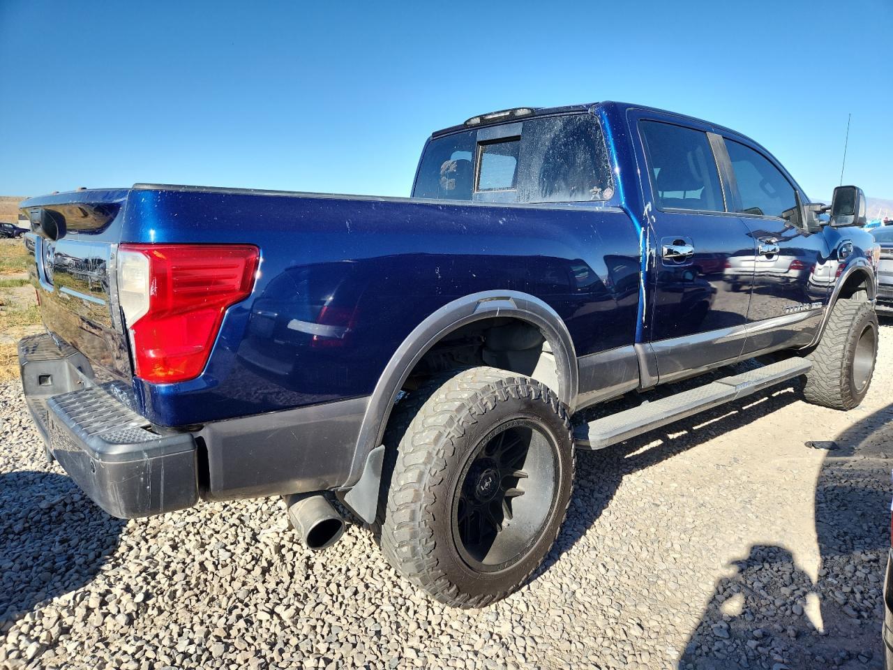 2016 NISSAN Titan