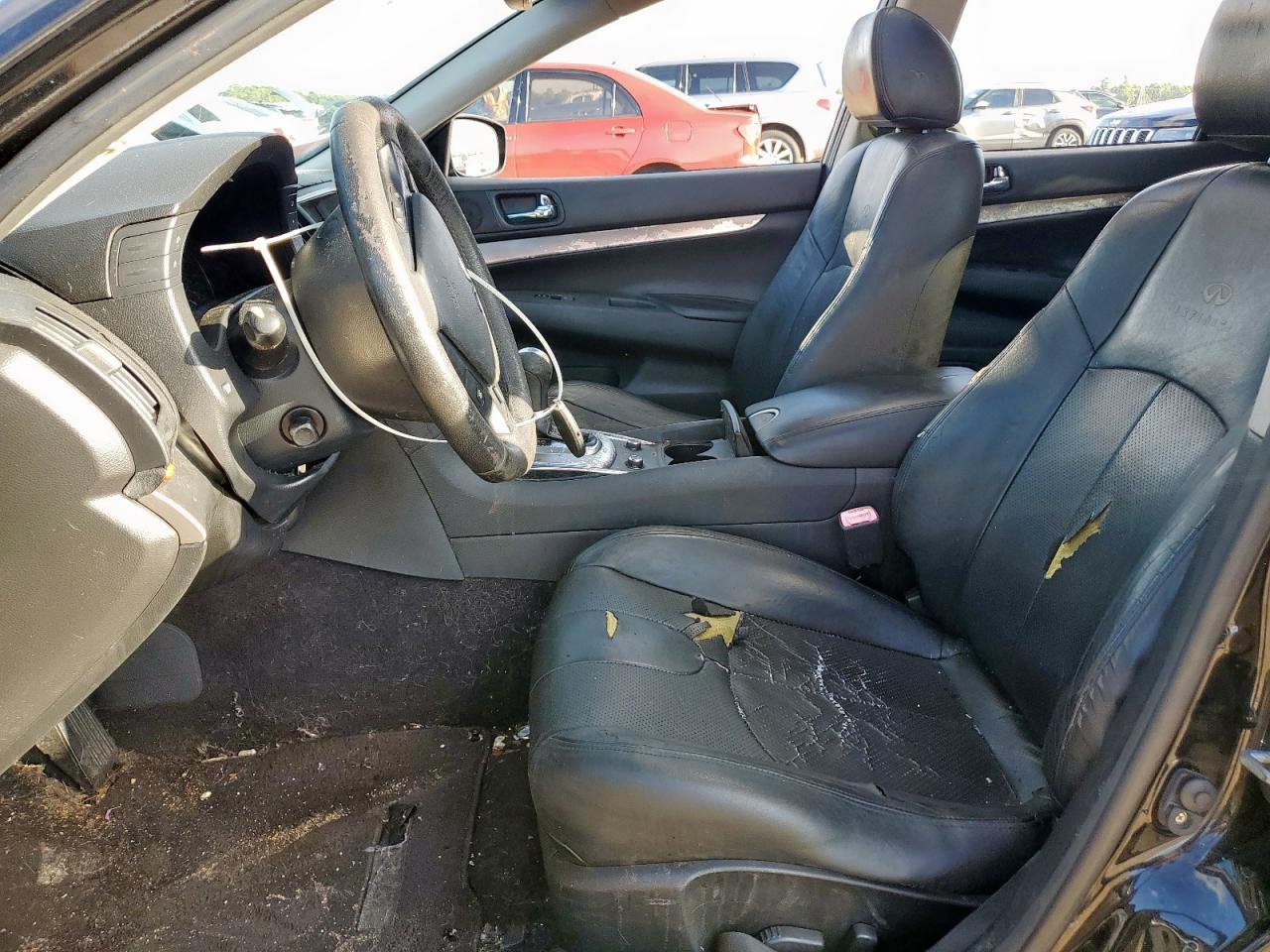 2011 INFINITI G37