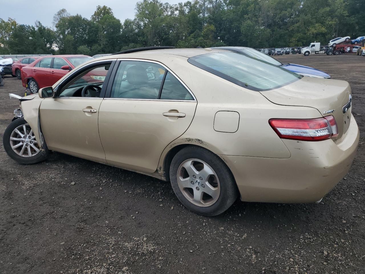 2011 TOYOTA CAMRY
