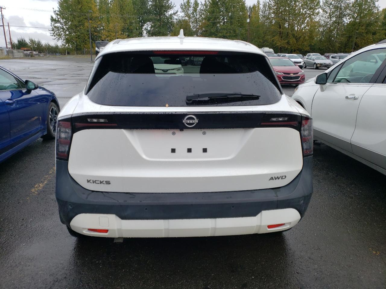 2025 NISSAN KICKS