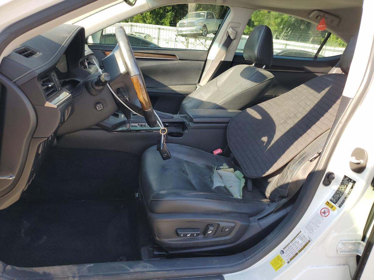 2019 LEXUS Es