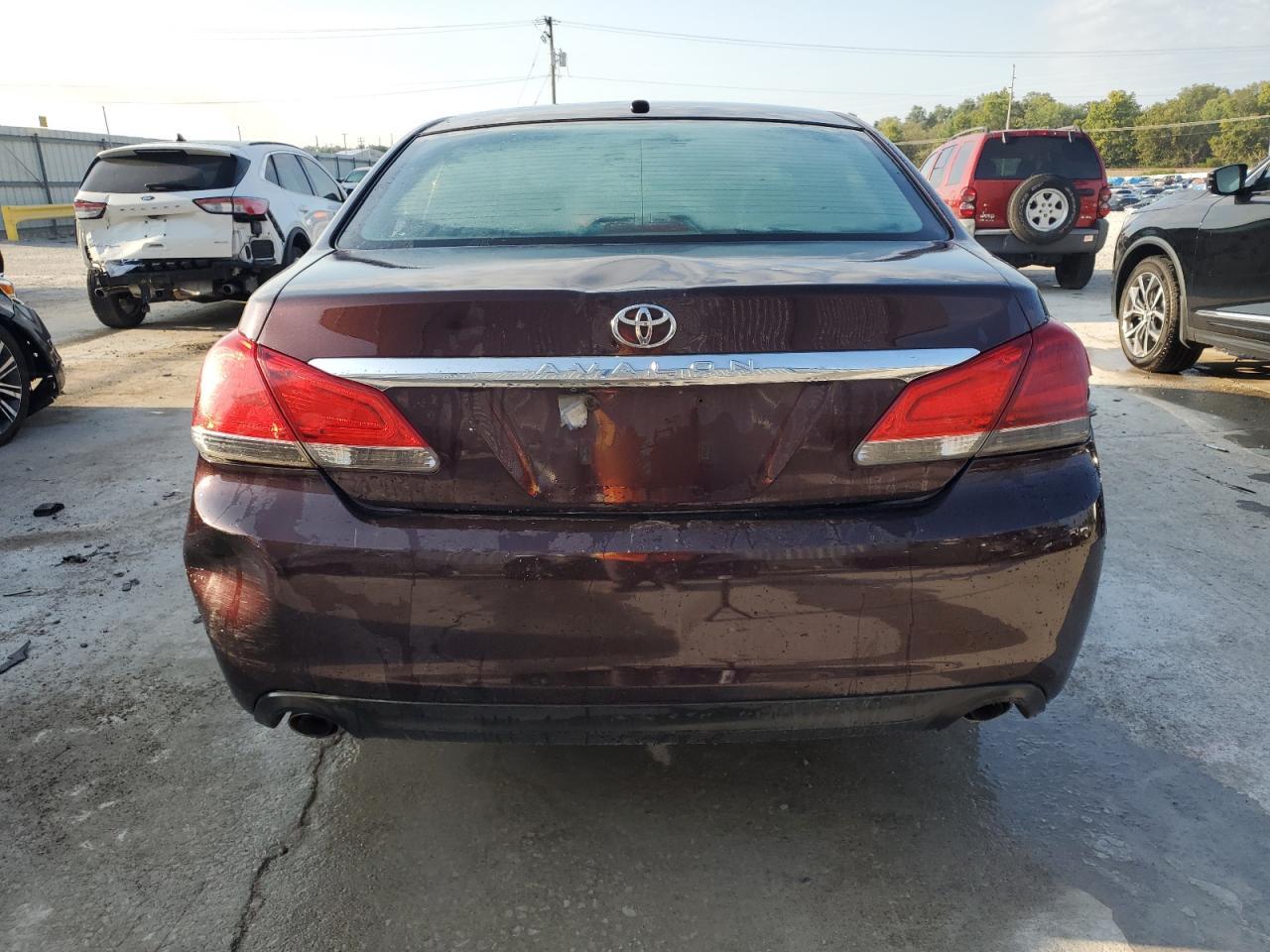 2012 TOYOTA Avalon