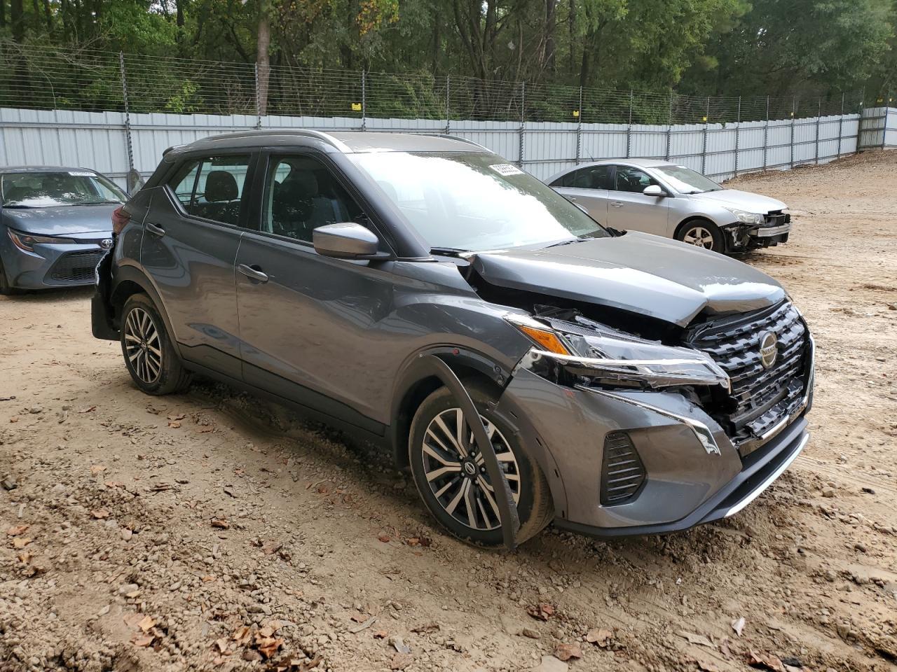 2021 NISSAN KICKS