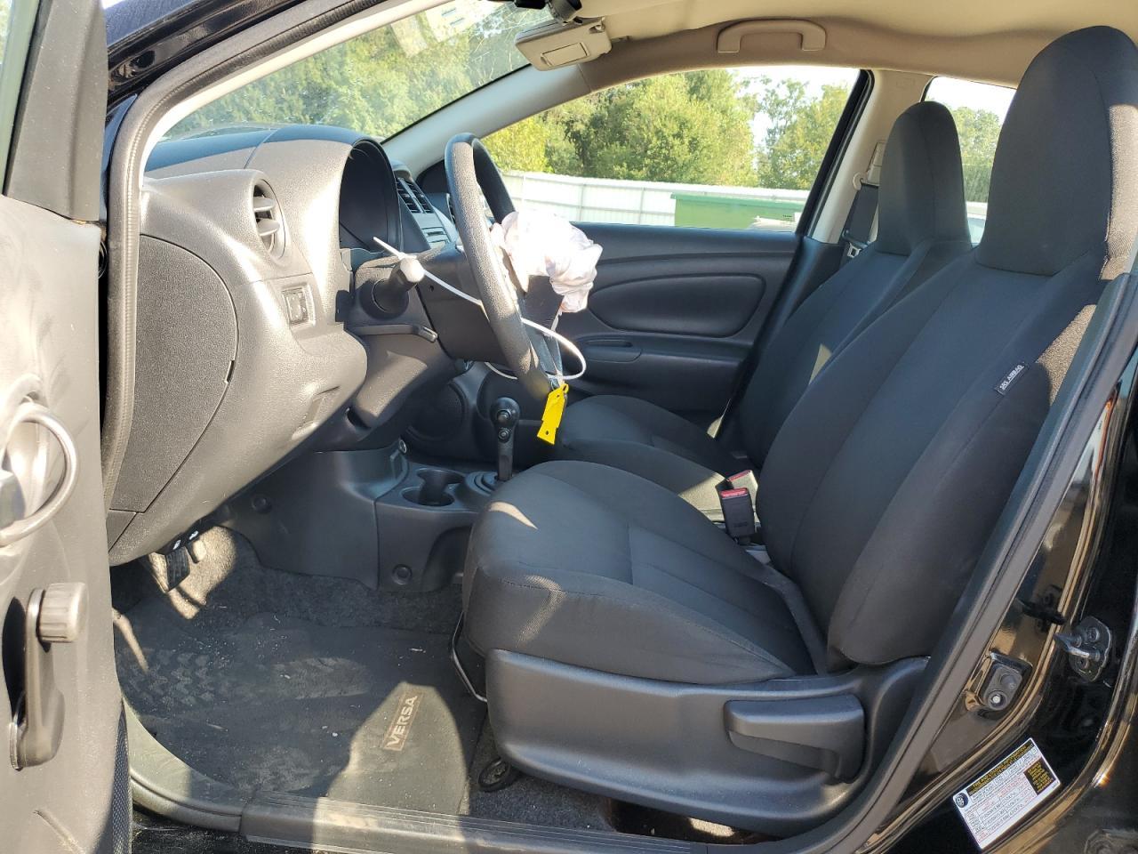2017 NISSAN VERSA
