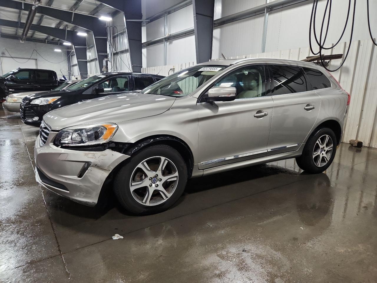 2015 VOLVO XC60