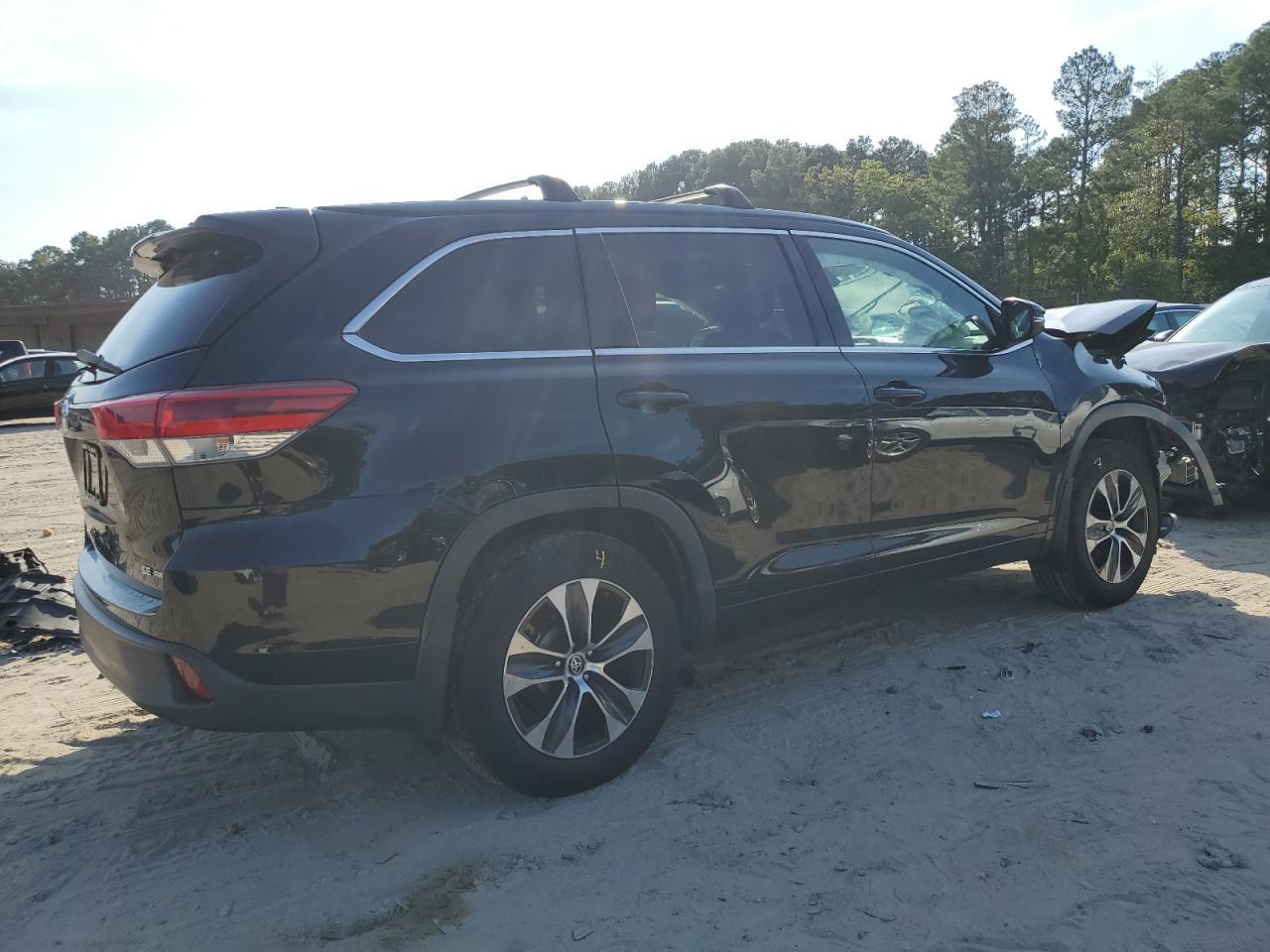 2017 TOYOTA HIGHLANDER