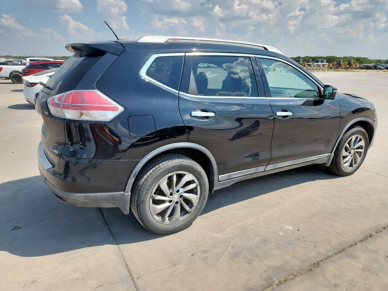 2015 NISSAN ROGUE