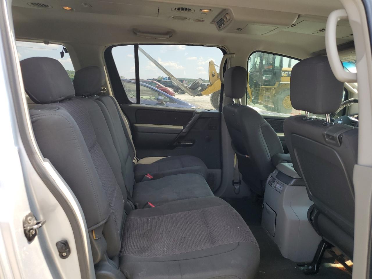 2004 NISSAN Armada