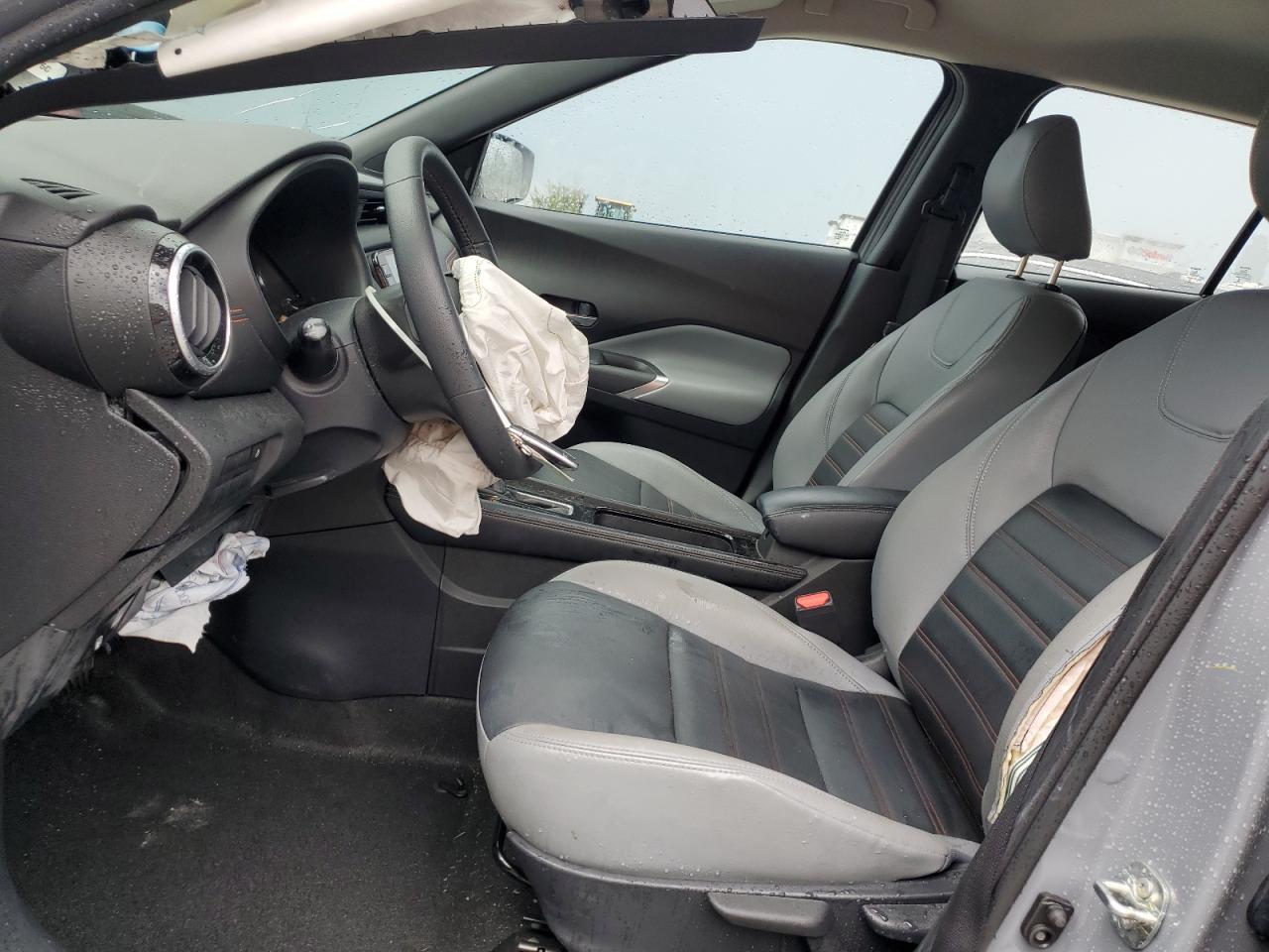 2023 NISSAN KICKS
