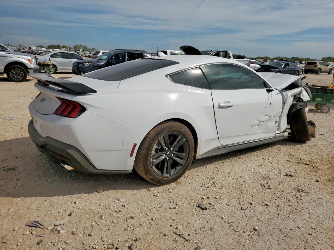 2025 FORD MUSTANG
