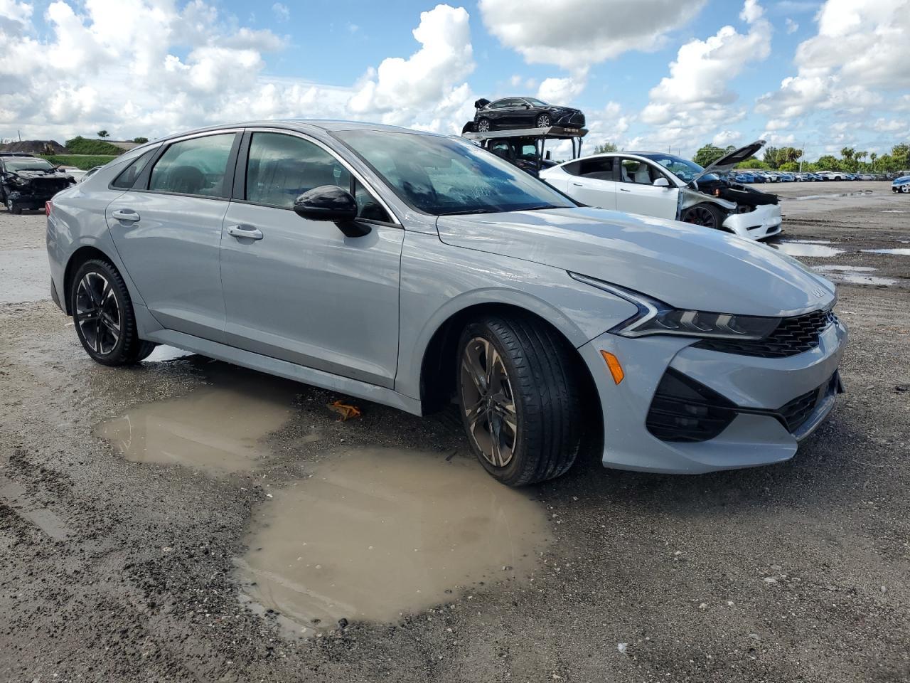 2023 KIA K5