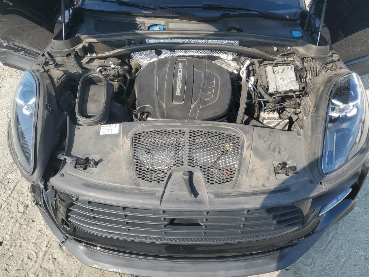 2019 PORSCHE Macan