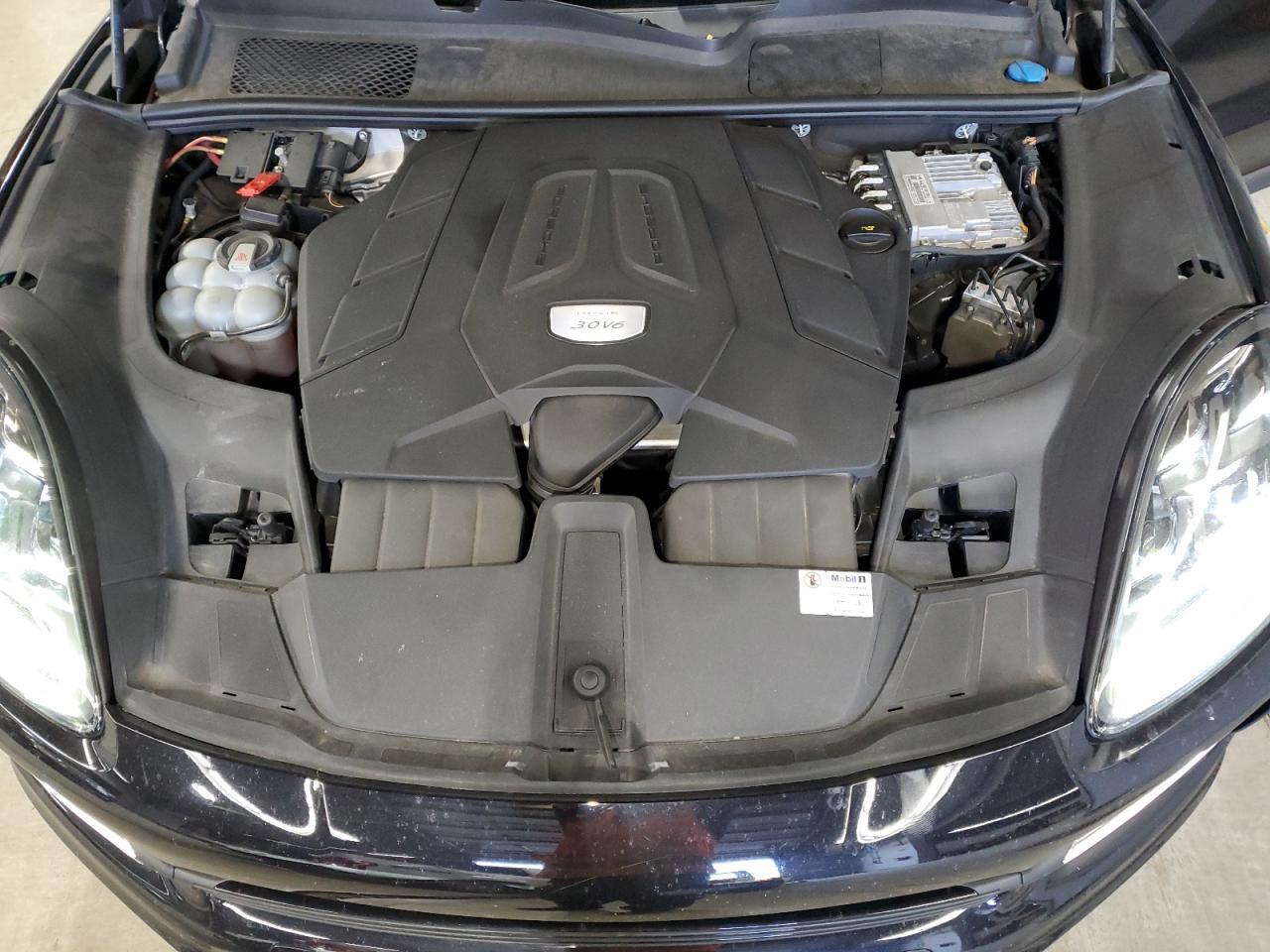 2019 PORSCHE CAYENNE