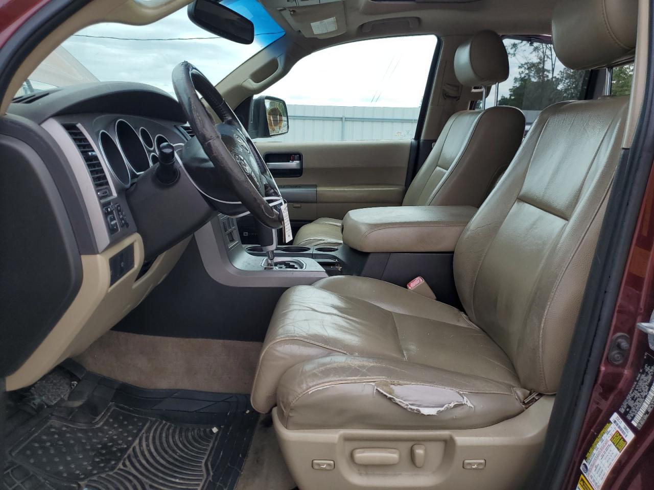 2011 TOYOTA Sequoia