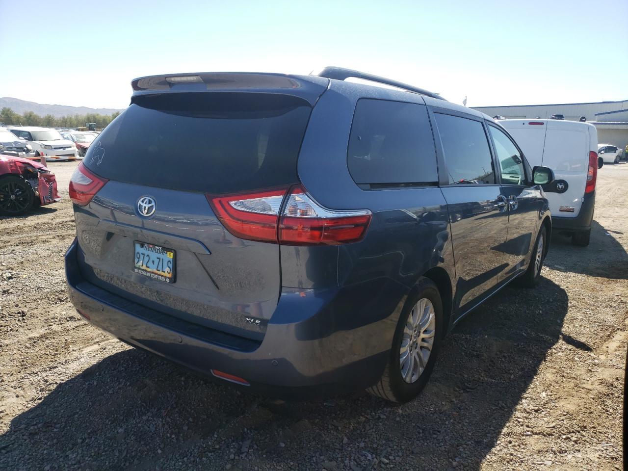 2017 TOYOTA SIENNA