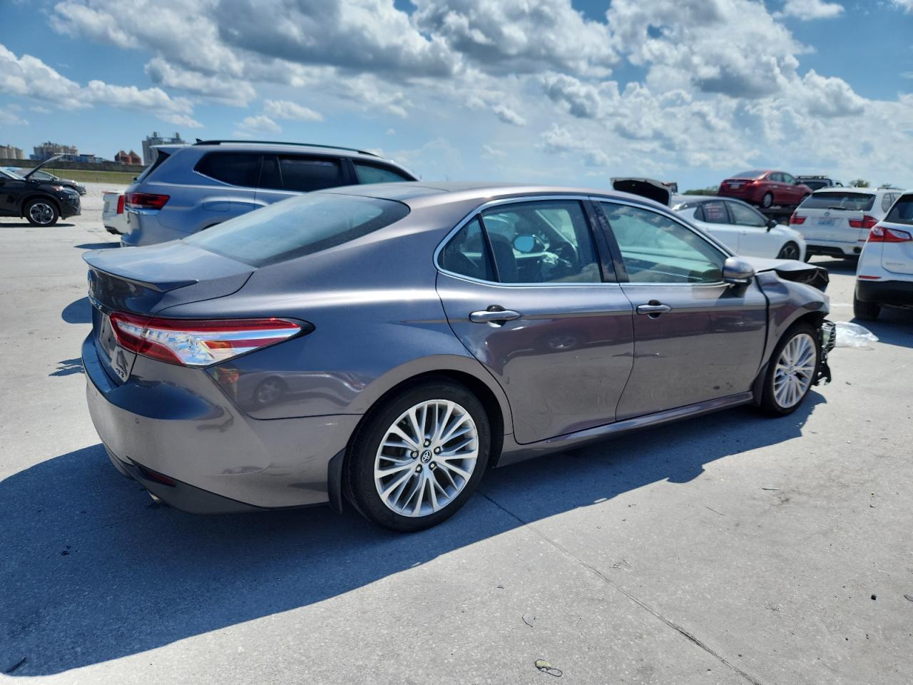 2018 TOYOTA CAMRY