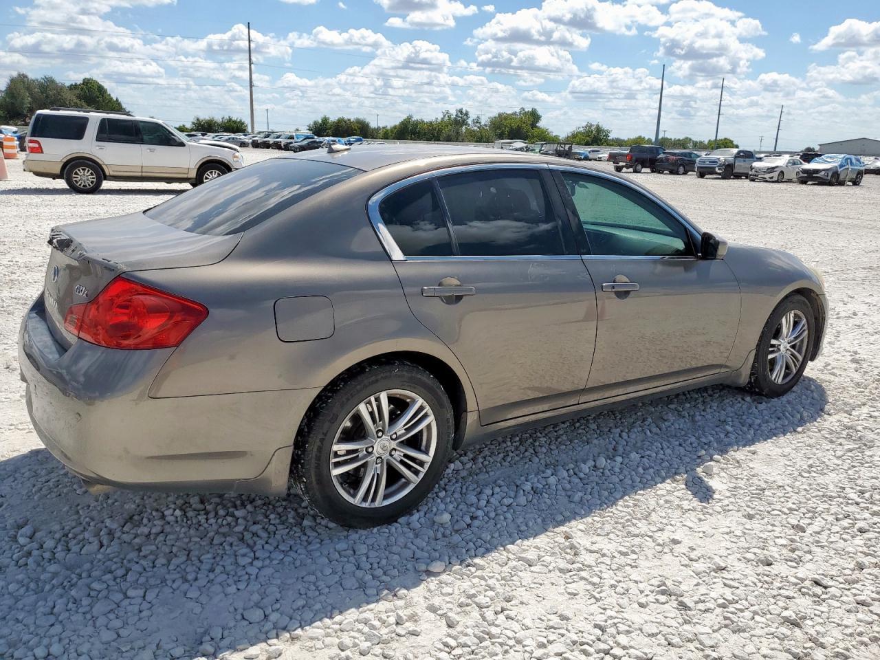 2010 INFINITI G37